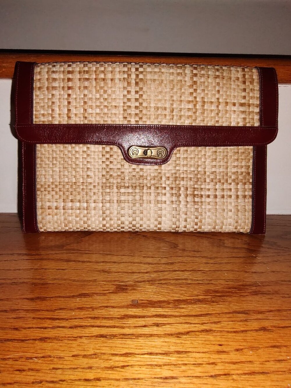ETIENNE AIGNER CLUTCH BAG STRAW W/LEATHER TRIM BRASS HARDWARE LOGO MIRROR MINT